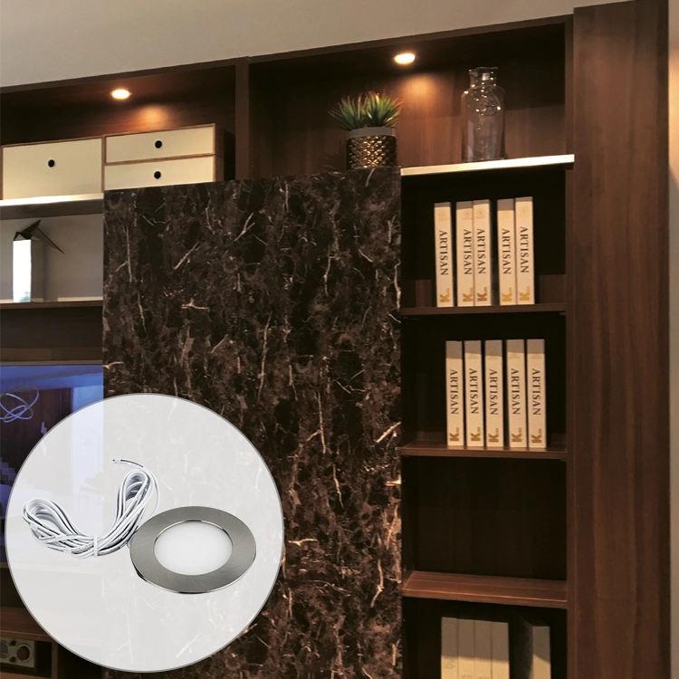 Foco LED empotrable ultrafino para muebles y estantes con acabado metálico